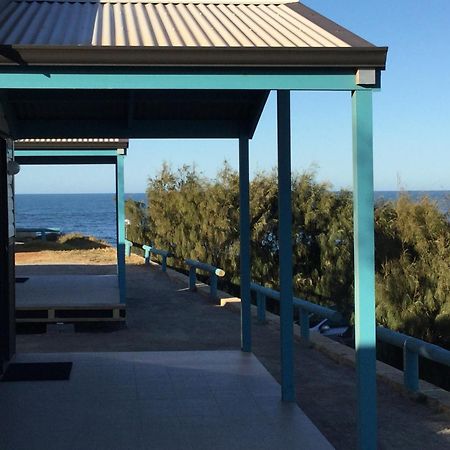 Готель Dongara Tourist Park Port Denison Екстер'єр фото